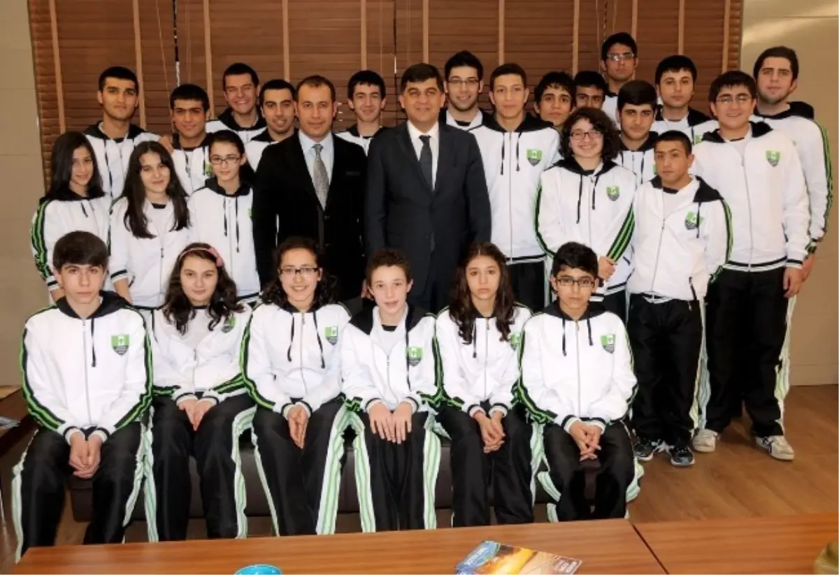 Havuzda Yeni Yarışın Şampiyonu Yine Gaziantep Yine Şehitkamil
