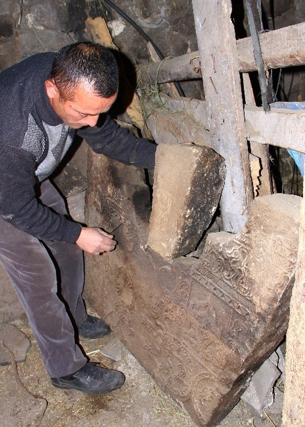Evinden Tarihi Eser Çıktı, Yoksulluktan Kurtulamadı