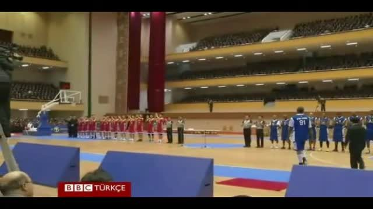 Rodman Kim\'e Doğum Günü Şarkısı Söyledi