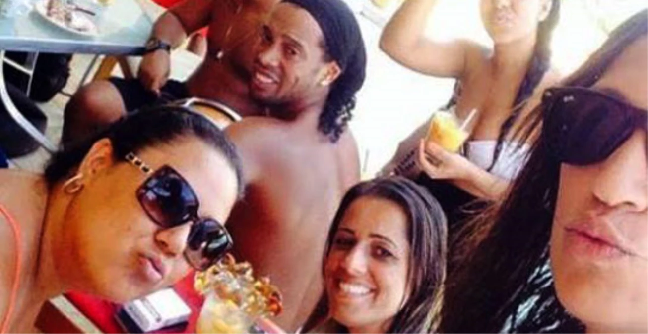 Ronaldinho\'nun Kızlarla Üç Gün Süren Partisi