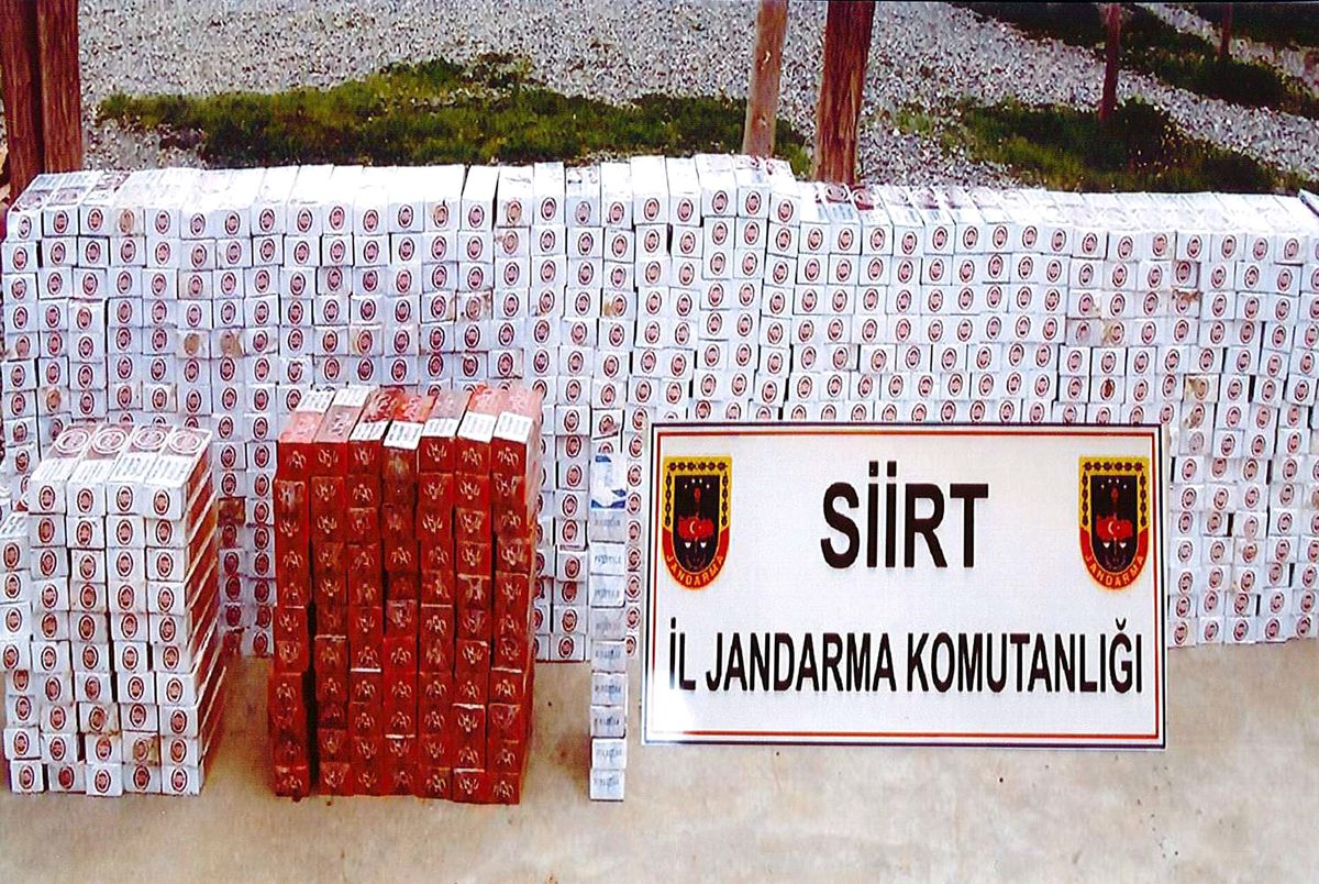 Siirt\'in 3 İlçesinde Kaçak Sigara Operasyonu