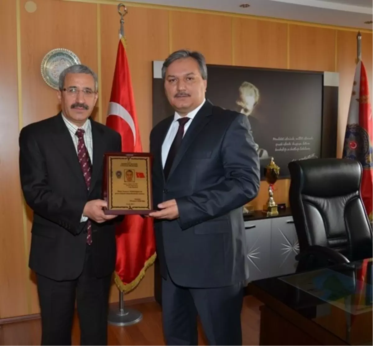 Tekirdağ İl Emniyet Müdürü Emekli Olan Personele Plaket Verdi