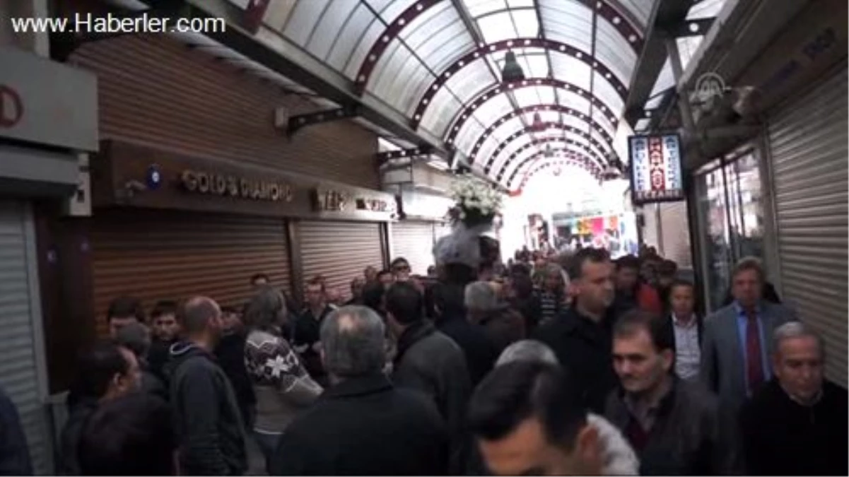 Terastan düşerek ölen kadın, "Kara Melek"miş -