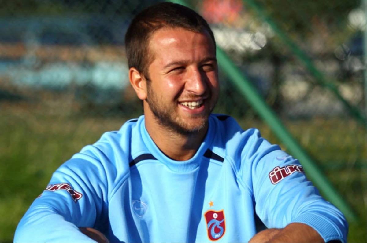 Trabzonspor ile Medical Park Antalyaspor Remzi Giray Kaçar\'ın Transferi Konusunda Anlaşma Sağladı