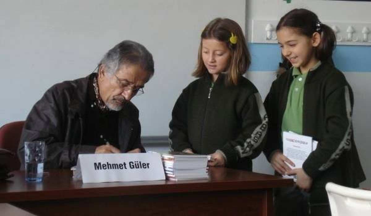 Yazar Güler, Kitaplarını İmzalayacak