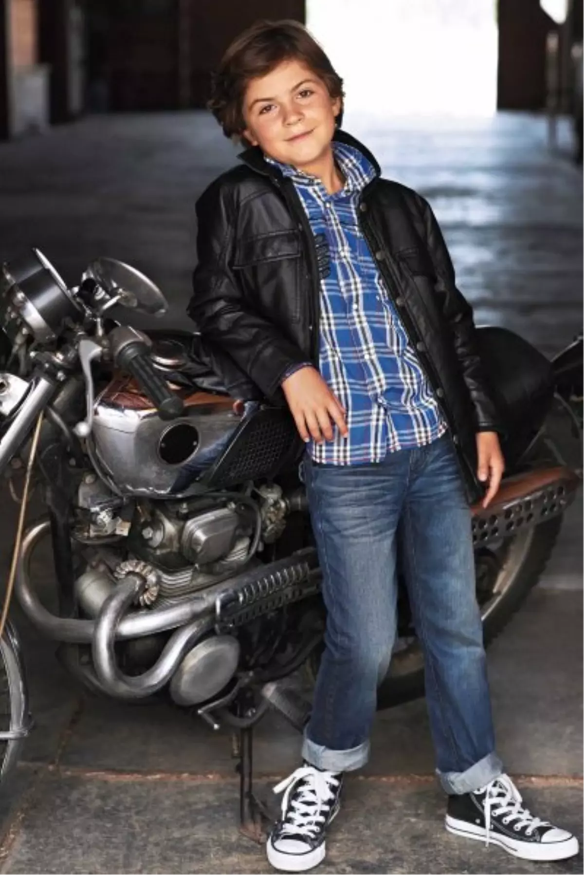 B&G Store\'dan Kapitone ve Kürk Kapşonların Etkisinde Bir Mont Koleksiyonu