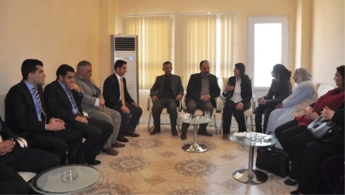 BDP Silopi Adayı Emine Akça, Şırnak Barosunu Ziyaret Etti