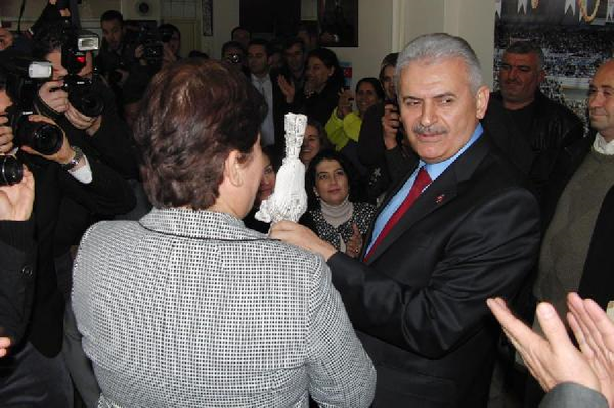 Binali Yıldırım İzmir'de Kocaoğlu ile Polemiği Başlattı