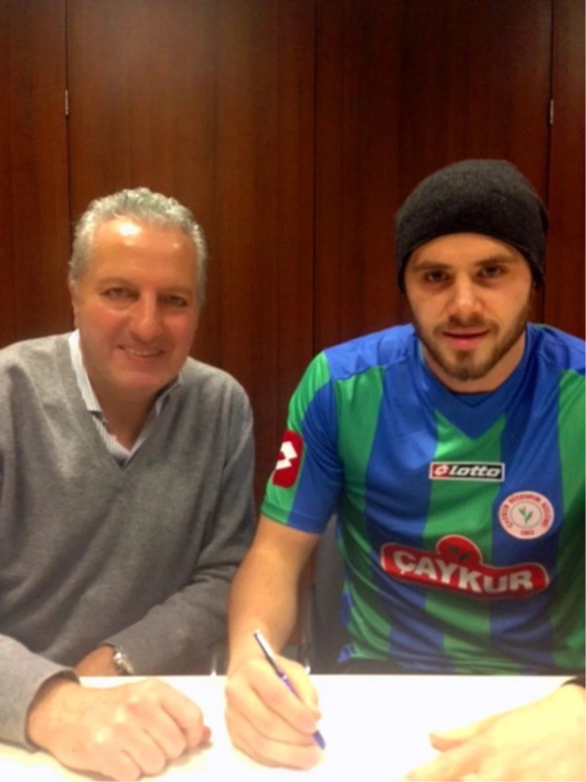 Çaykur Rizespor\'da Aykut Akgün Transferi Gerçekleşti