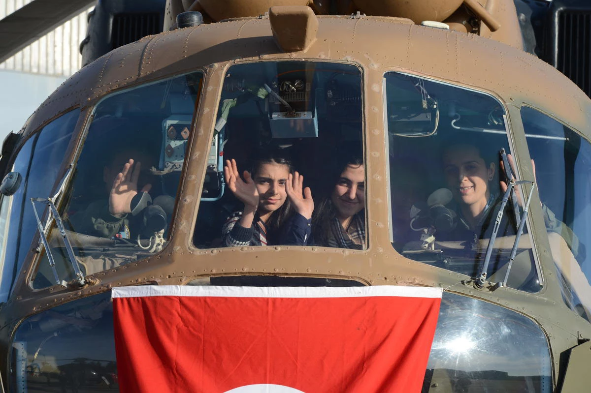 Diyarbakırlı Çocuklar, Askeri Helikopterlere Bindi
