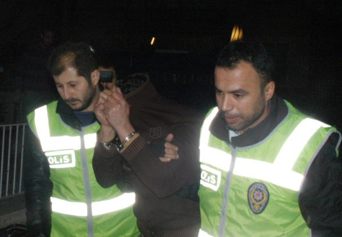 Gıda Malzemelerini Alacaklısına Ait Olduğunu Düşündüğü İçin Çalmış