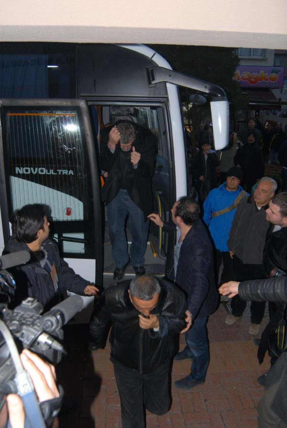 İmbat Dalgasının Tape Kayıtlarında, İlginç Diyaloglar (2) - Yeniden