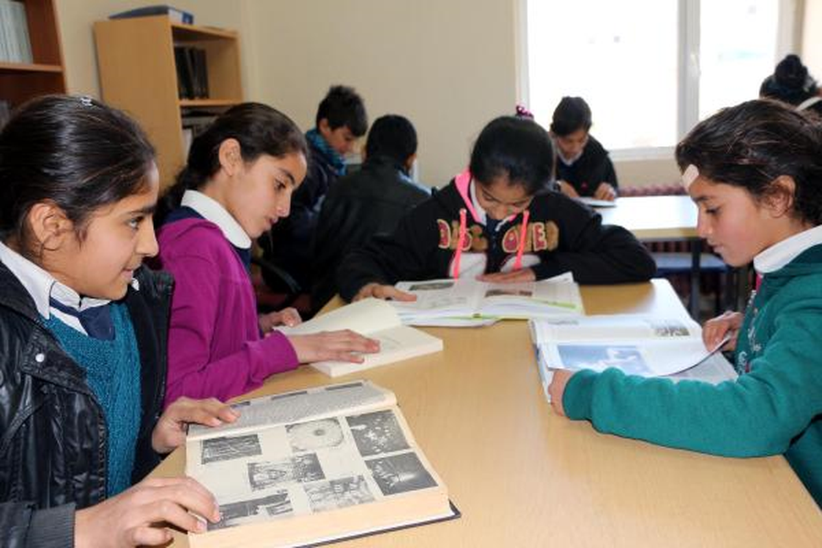 Okulda Bilgisayarları Var, İnternetleri Yok