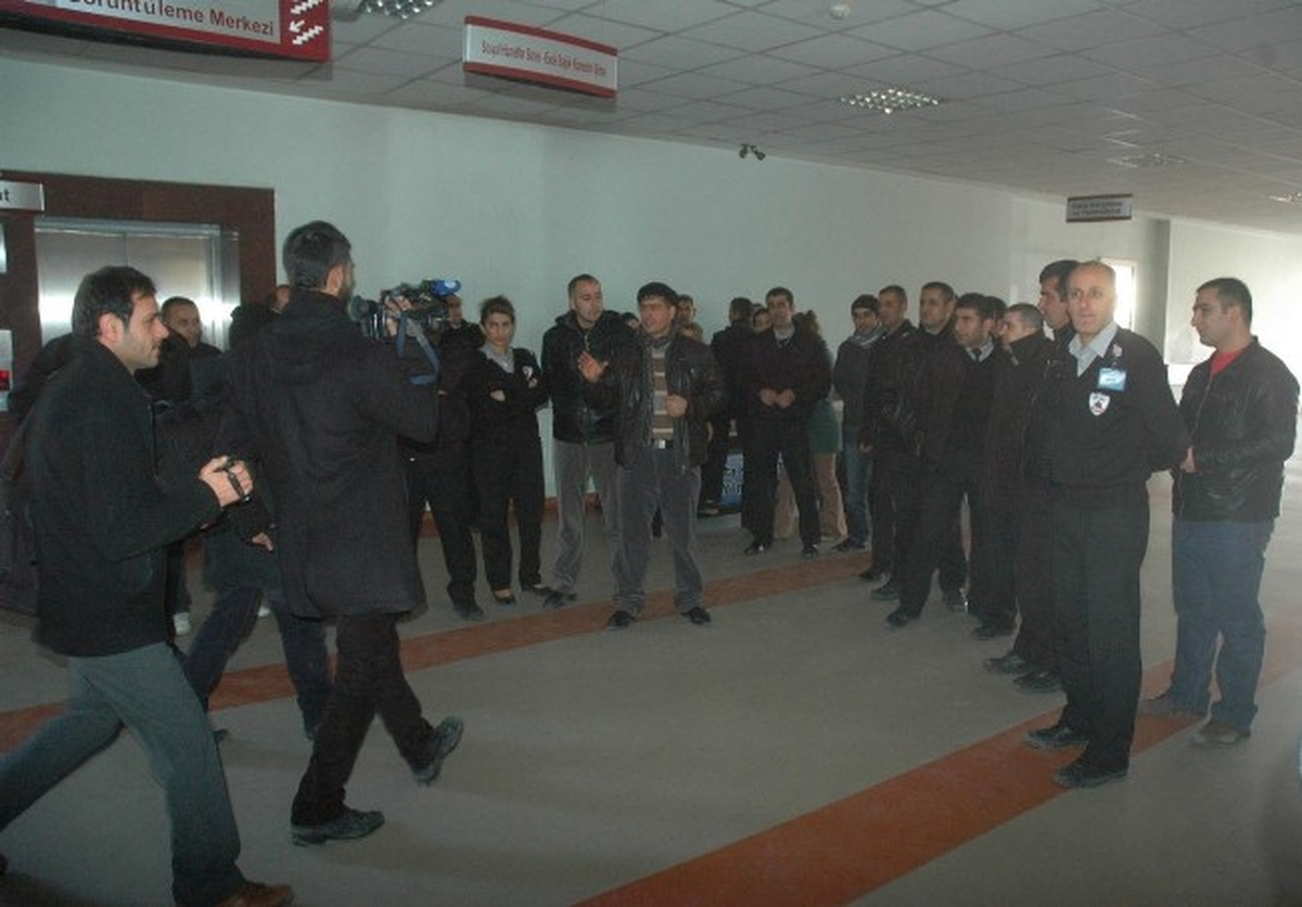 Hakkari\'de Özel Güvenlik Görevlilerinden Eylem