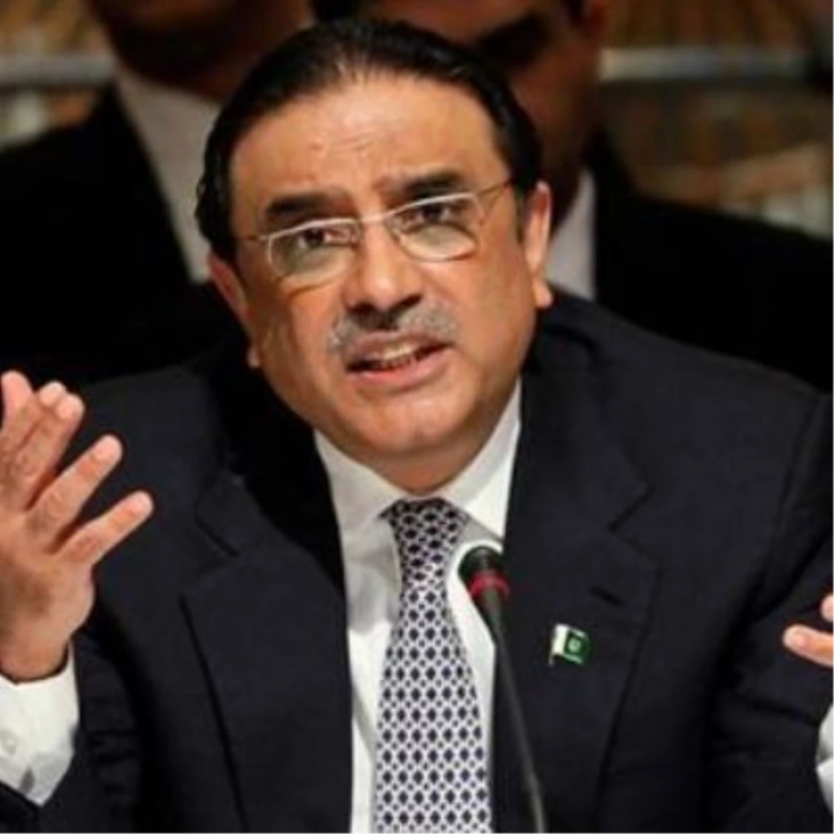 Pakistan\'ın Eski Cumhurbaşkanı Zerdari\'nin Yargılandığı Dava