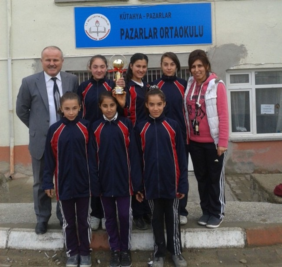 Pazarlar Ortaokulu Kros Takımı Kütahya Üçüncüsü Oldu