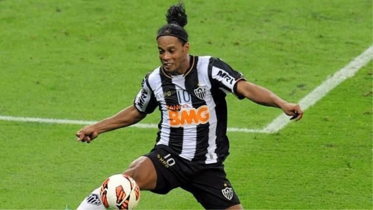 Ronaldinho, Atletico Mineiro İle Sözleşme Yeniledi