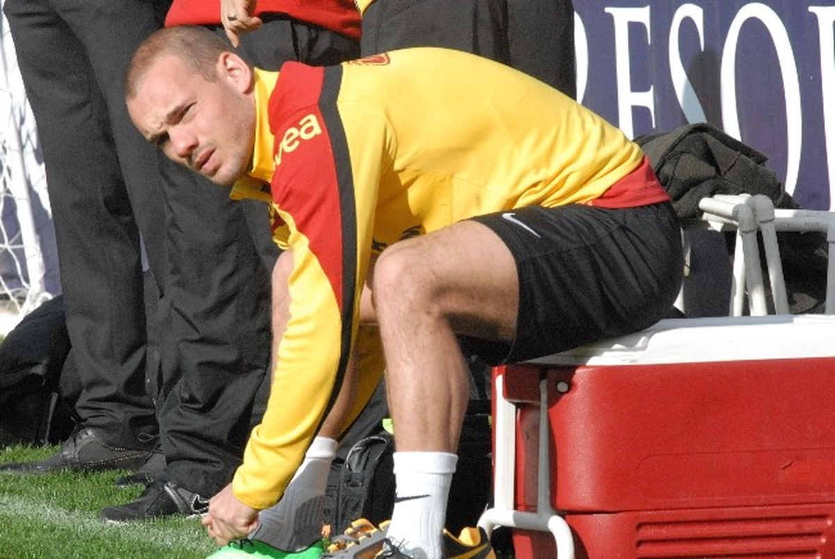 Sneijder, \'Yolanthe\' Aşkını Kramponlarına Kazıdı