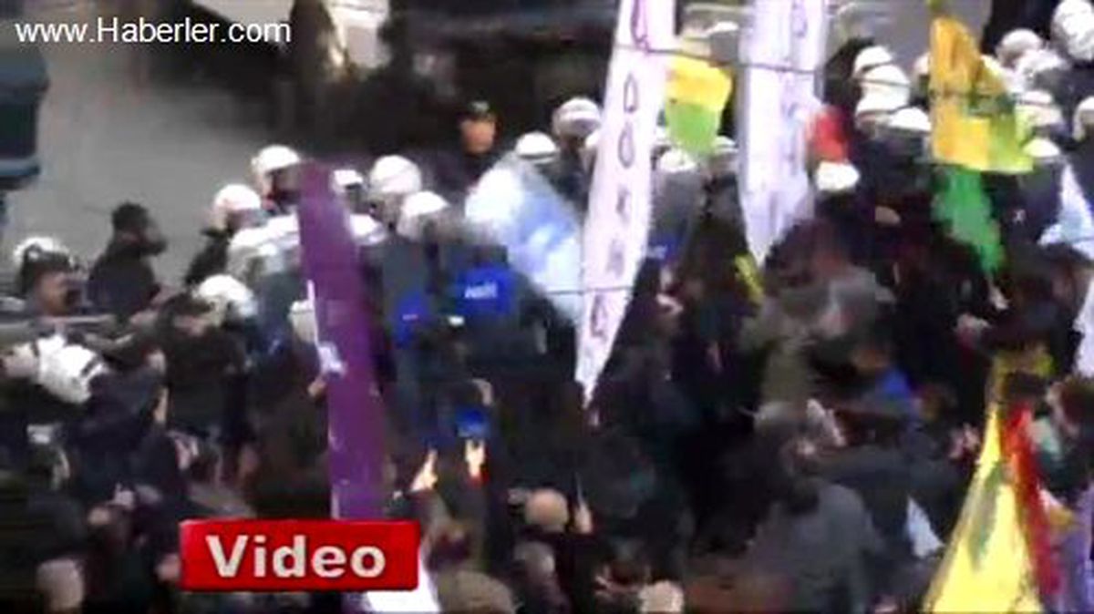 Taksim\'de Eylemcilere Polis Müdahalesi