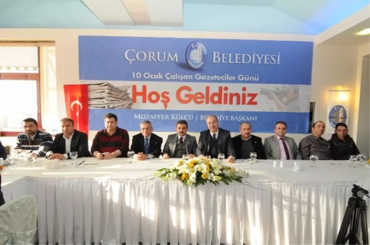 Başkan Külcü\'den Gazetecilere Yemek