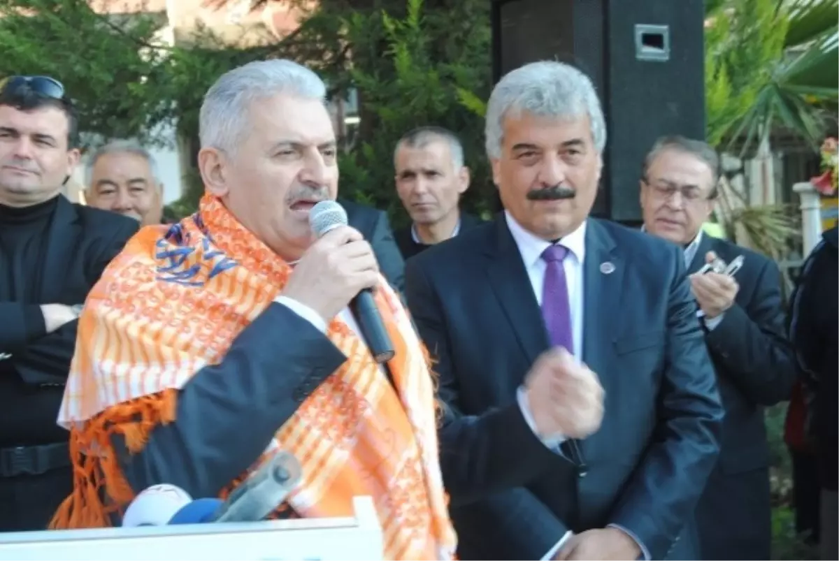 Binali Yıldırım: "İzmir\'in Kaybolan Yıllarını Geri Alacağız"