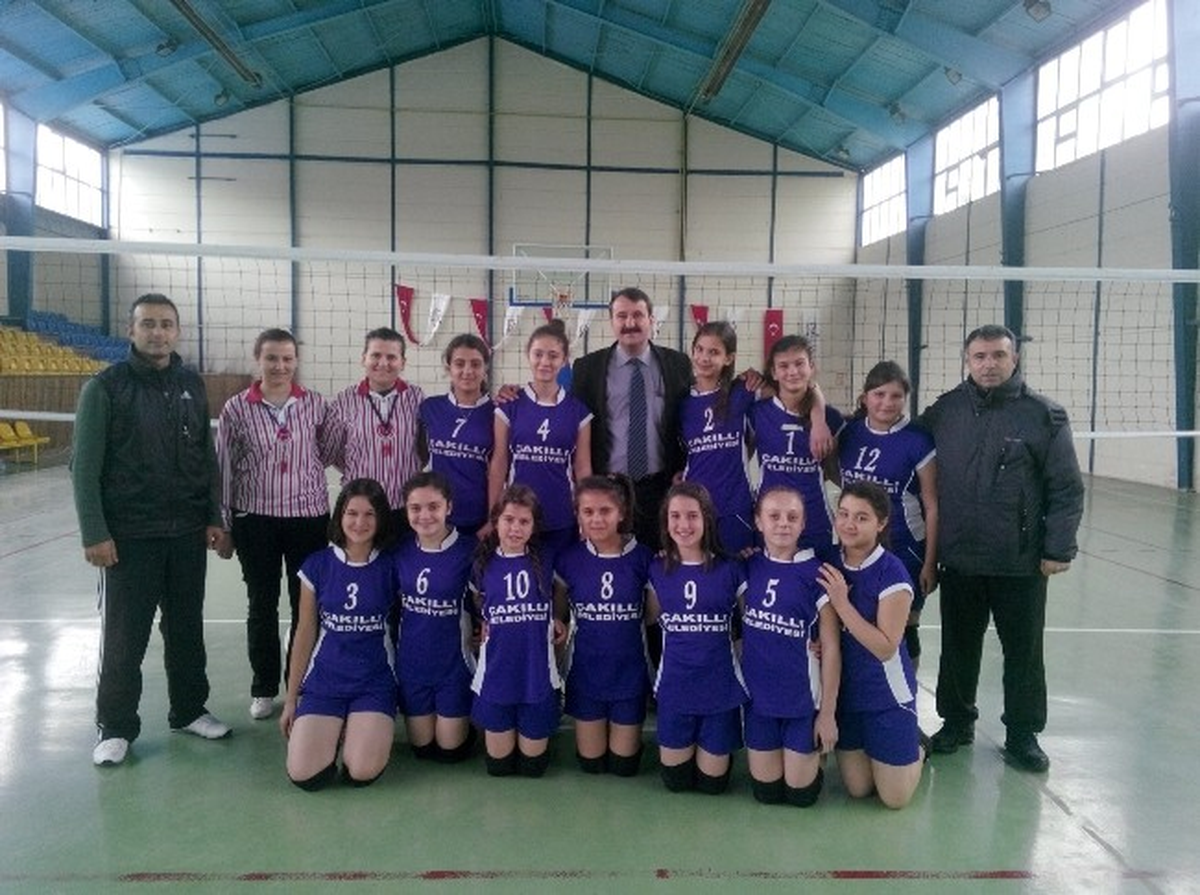 Çakıllı Ortaokulu Voleybol\'da Vize Şampiyonu