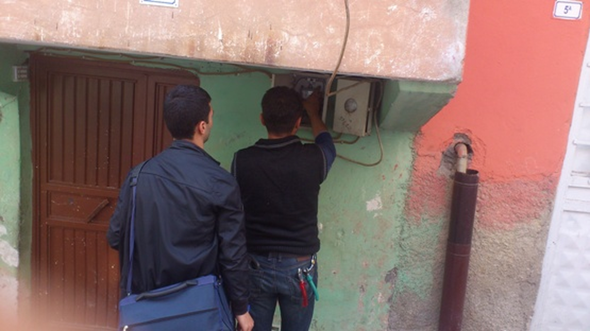 DEDAŞ Batman\'da Belediyelerin Elektriğini Kesti