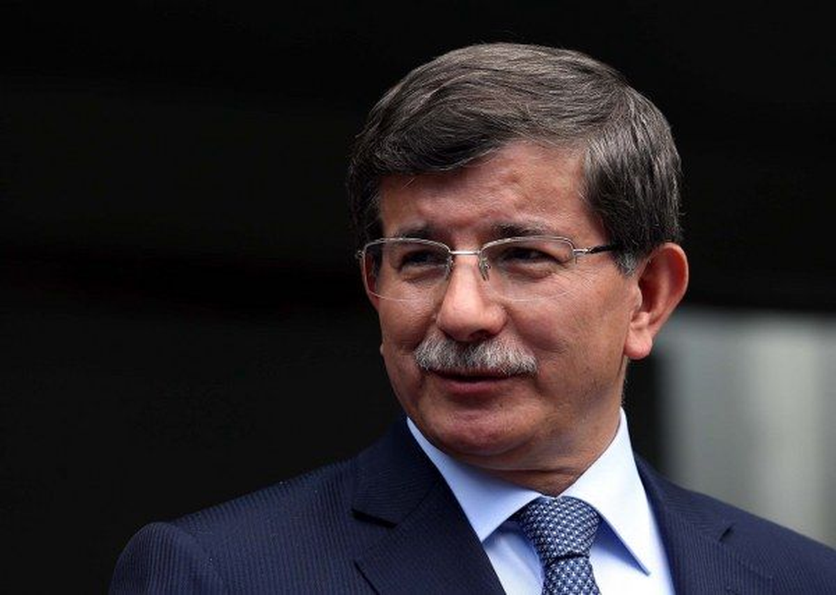 Dışişleri Bakanı Davutoğlu Paris\'e Gitti