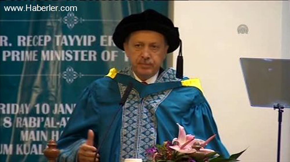Erdoğan: \'\'Başörtüsü bilimin önünde bir engel değilmiş\'\' - KUALA