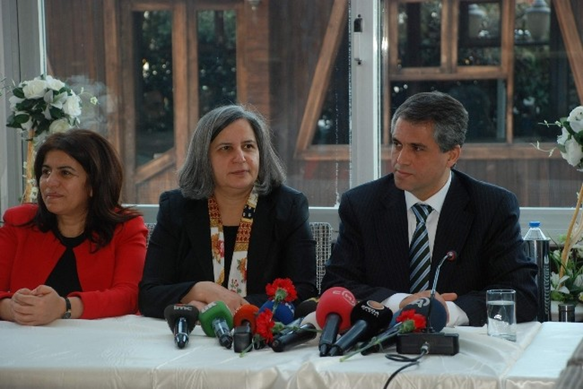 Gültan Kışanak, Gazetecilerin Gününü Kutladı