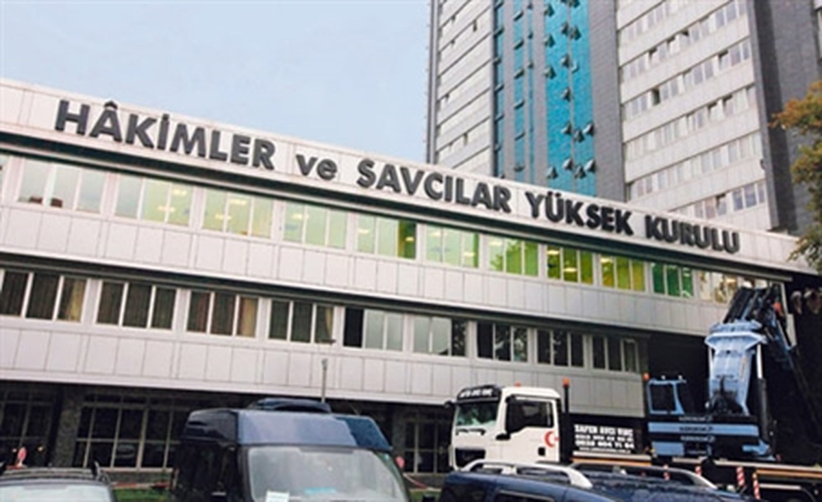 HSYK\'nın Yapısıyla İlgili AK Parti\'nin Hazırladığı Değişiklik Teklifine 15 Üyeden Tepki