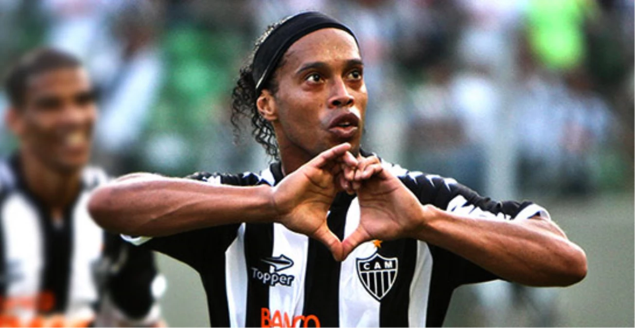 Ronaldinho\'nun Menajeri: Fotoğraf Çektirmeye Çağırmışlar