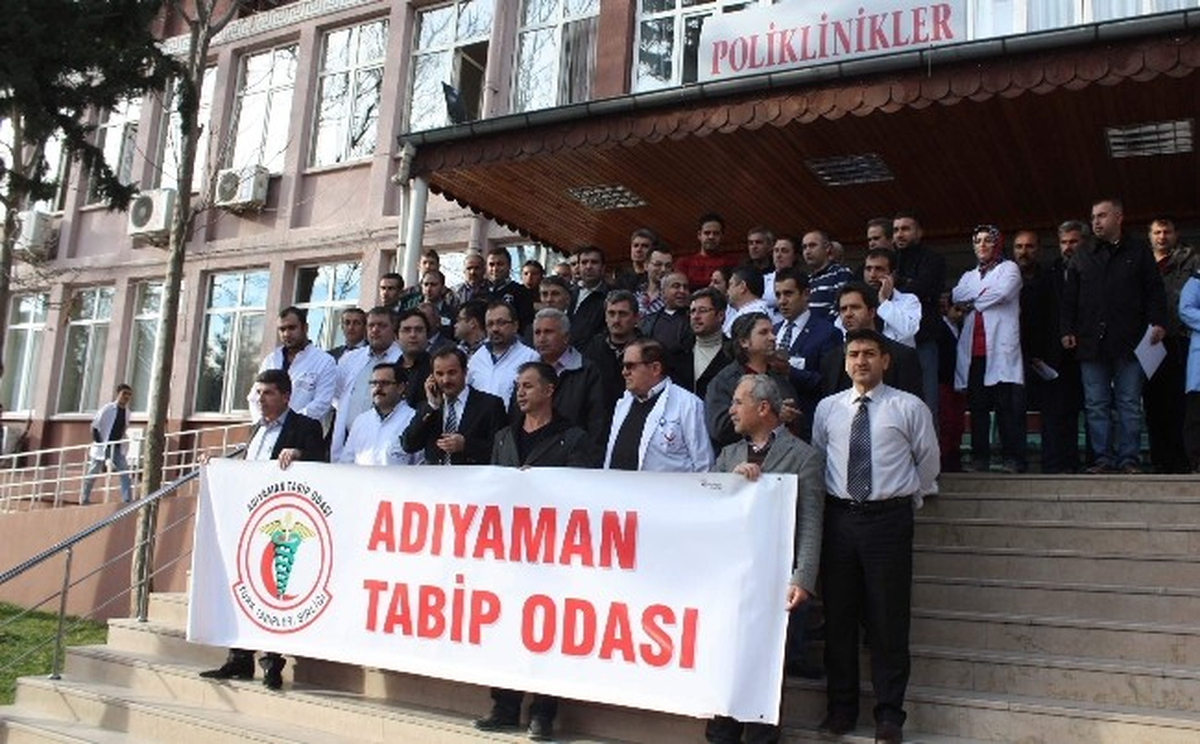 Sağlık Çalışanları Şiddete Tepki Gösterdi