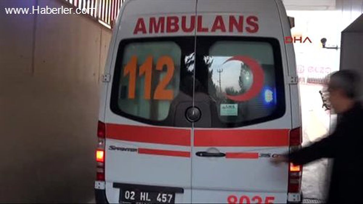 Adıyaman\'da Balkondan Düşen Kız Ağır Yaralandı