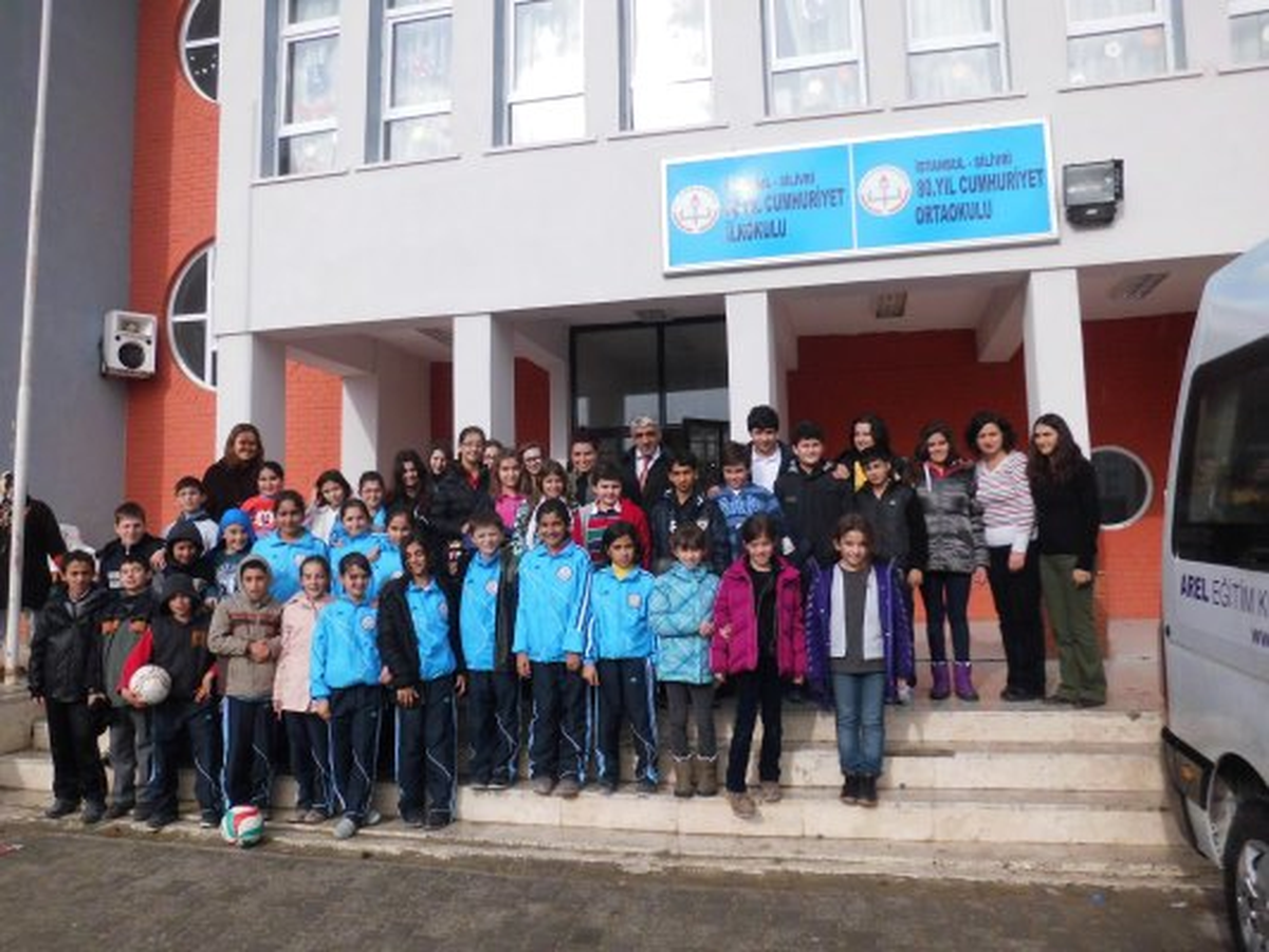 AREL Koleji Öğrencilerinden Kardeş Okula Büyük Destek