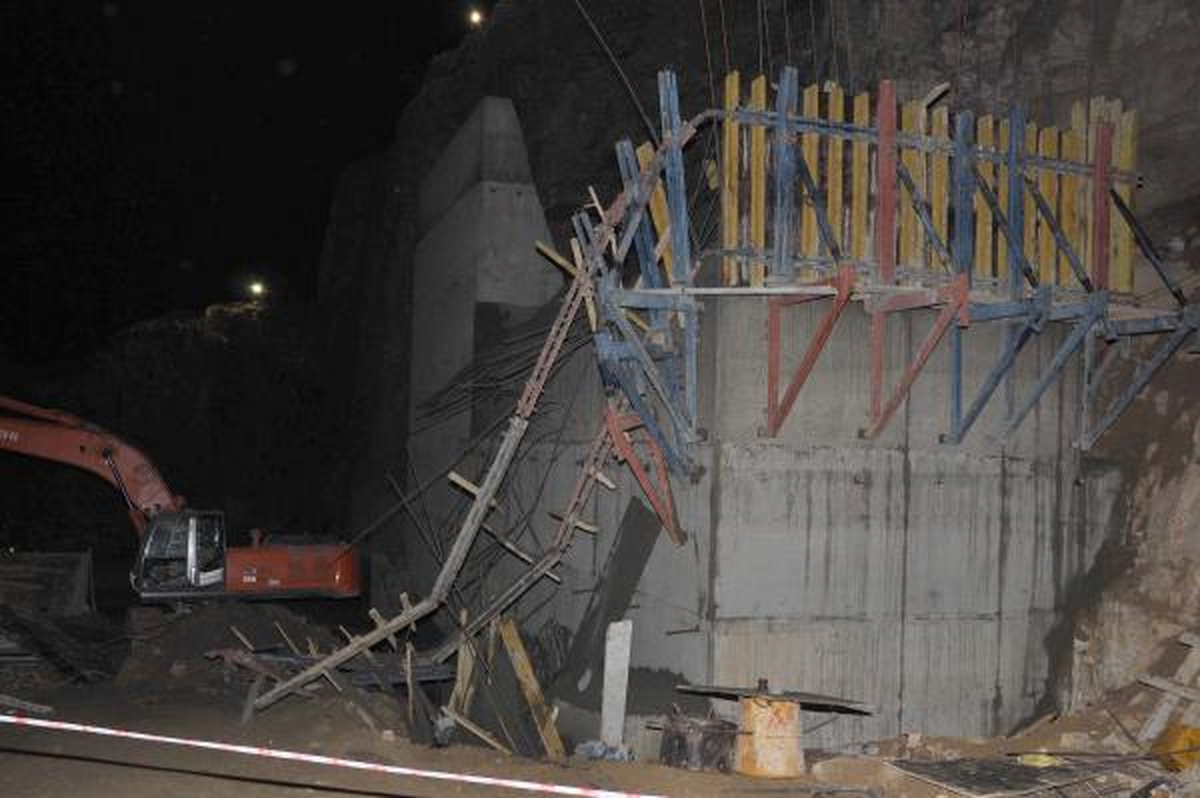 Denizli\'de Baraj İnşaatında Beton Kalıp Çöktü: 2 İşçi Öldü