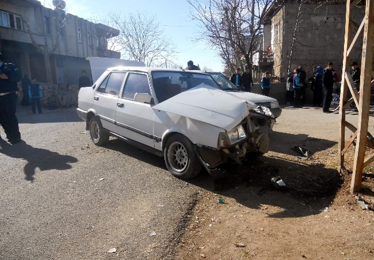 Gölbaşı\'nda Trafik Kazası: 2 Yaralı