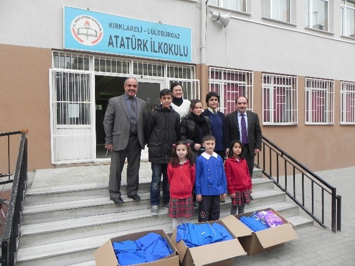 Öğrenciler Giymedikleri Önlüklerini Kastamonu\'ya Gönderdi