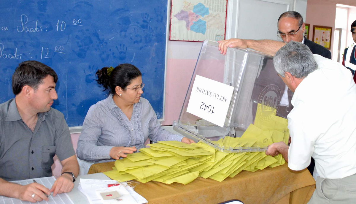 Seçmenlerin Dikkatine!..