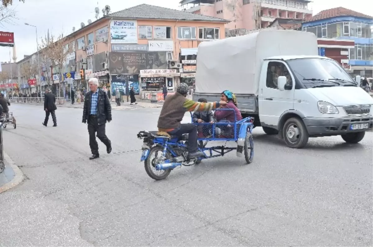 Trafikte Tehlikeli Yolculuk