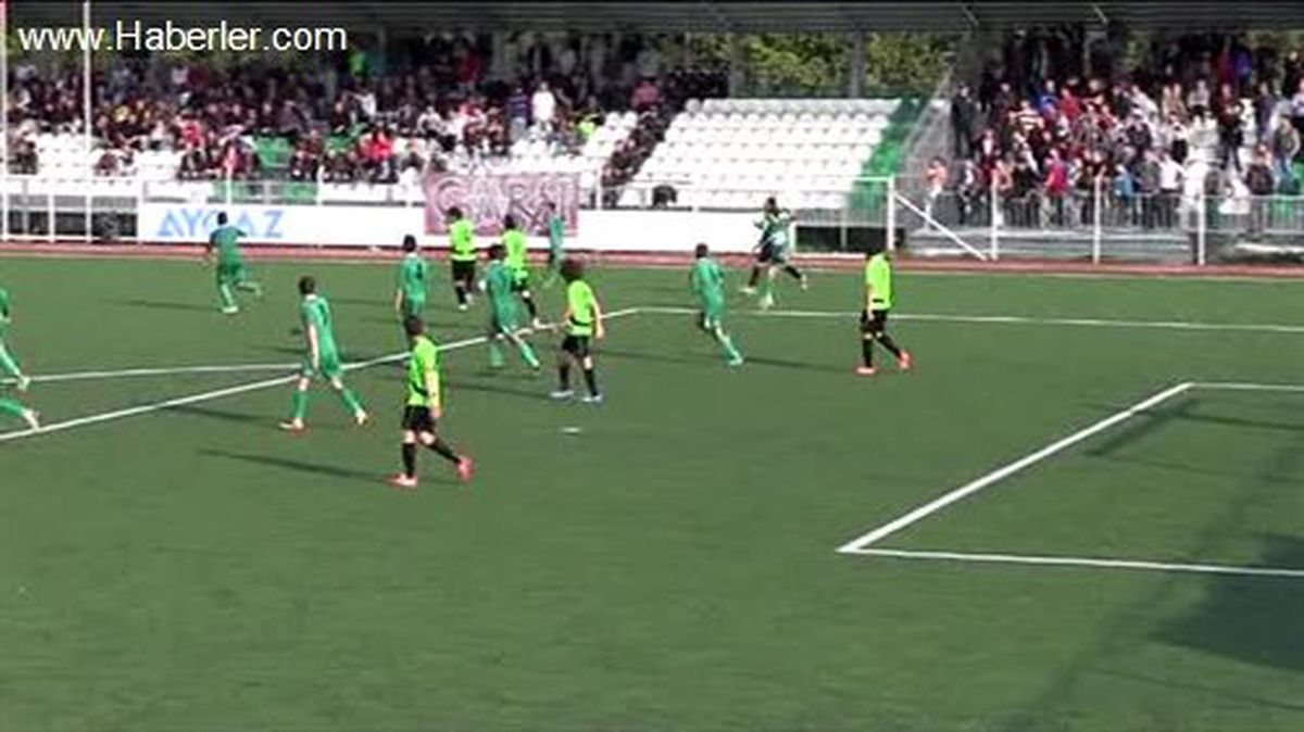 Amatör maçta taraftarlar arasında gerginlik -