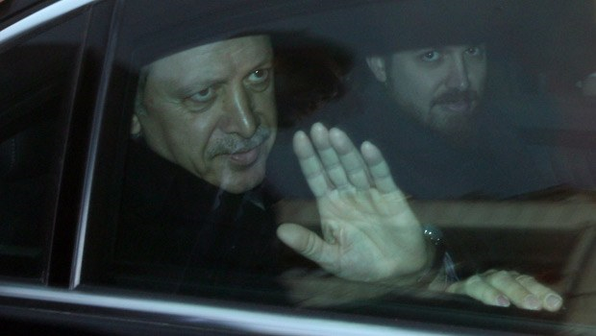 Başbakan, Oğlu Bilal Erdoğan ile Mezarlık Ziyaretinde