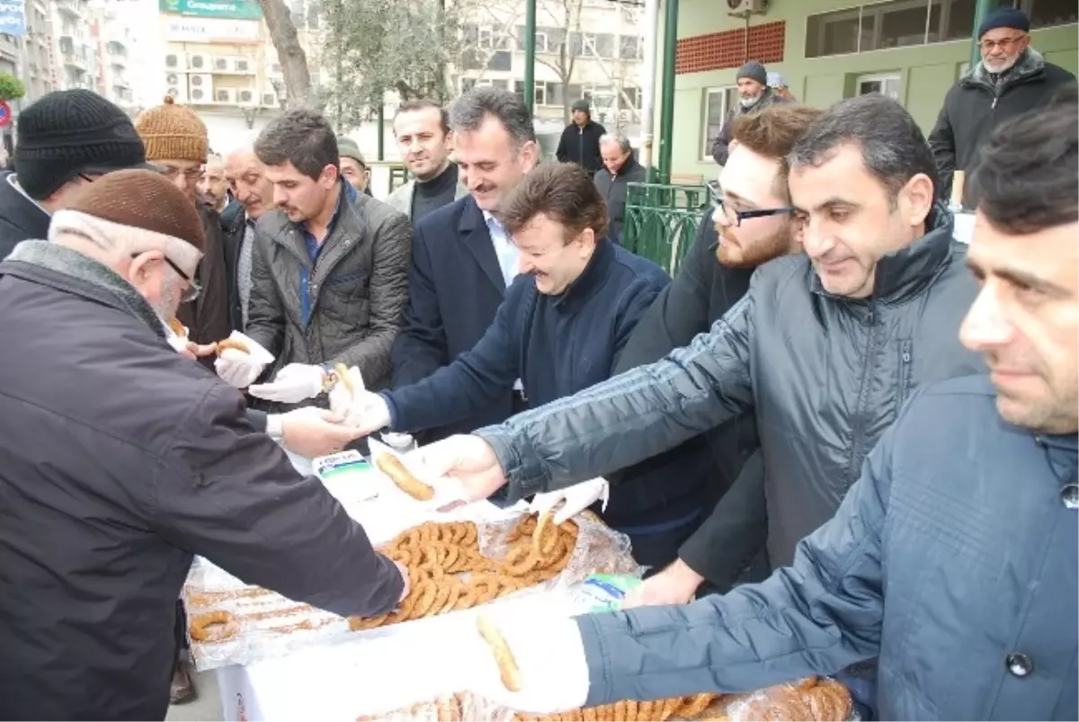 Gemlik Belediye Başkan Vekili Refik Yılmaz Vatandaşların Kandilini Kutladı