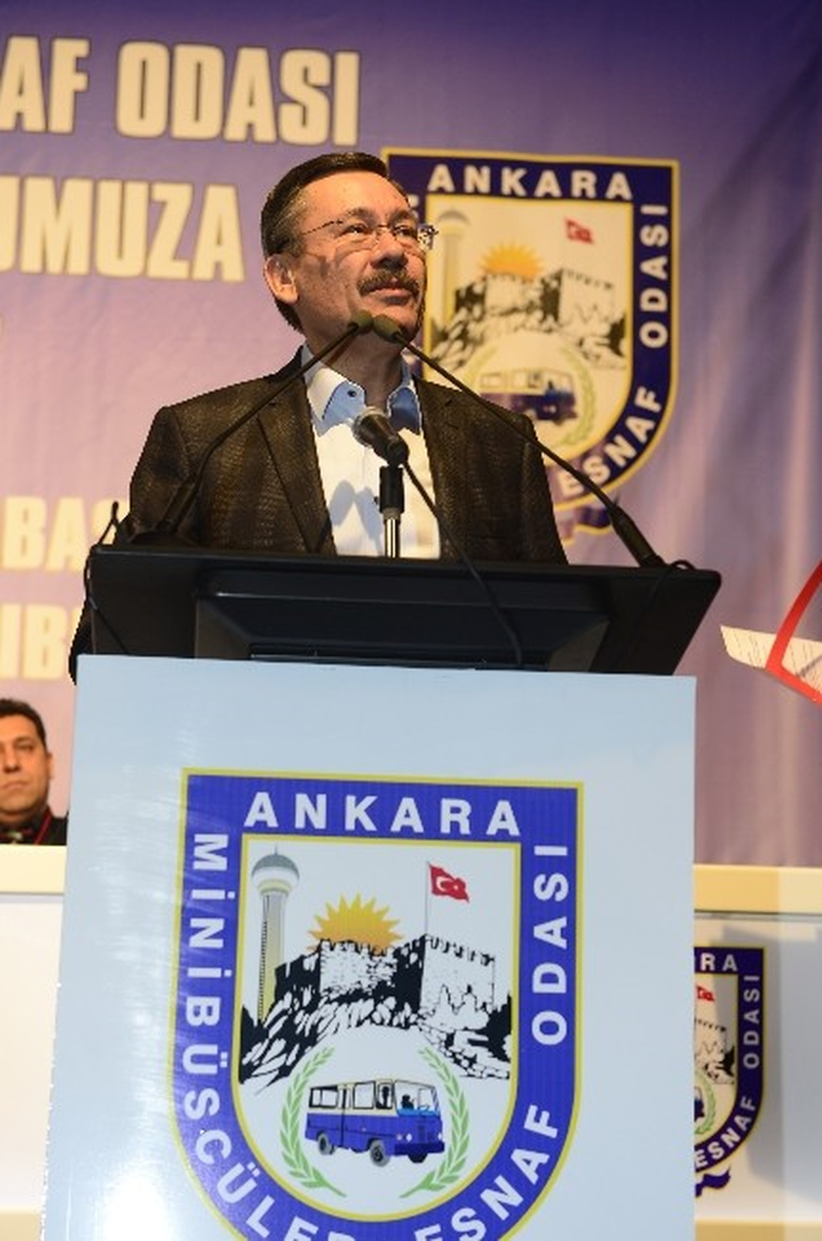 Gökçek: "Yaptığımız Yollarla ve Güzergahlarla Minibüsçü Esnafının Trafik Yükünü Azalttık"