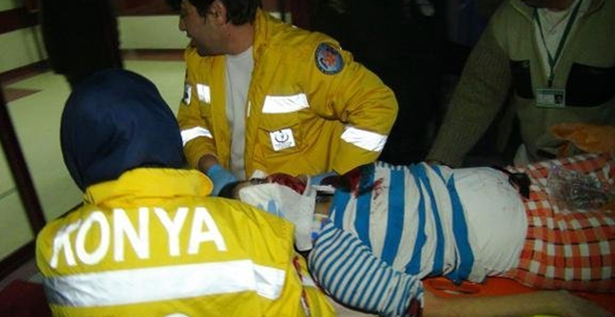 Konya\'da 3\'ncü Kattan Düşen Ortaokul Öğrencisi Ağır Yaralandı