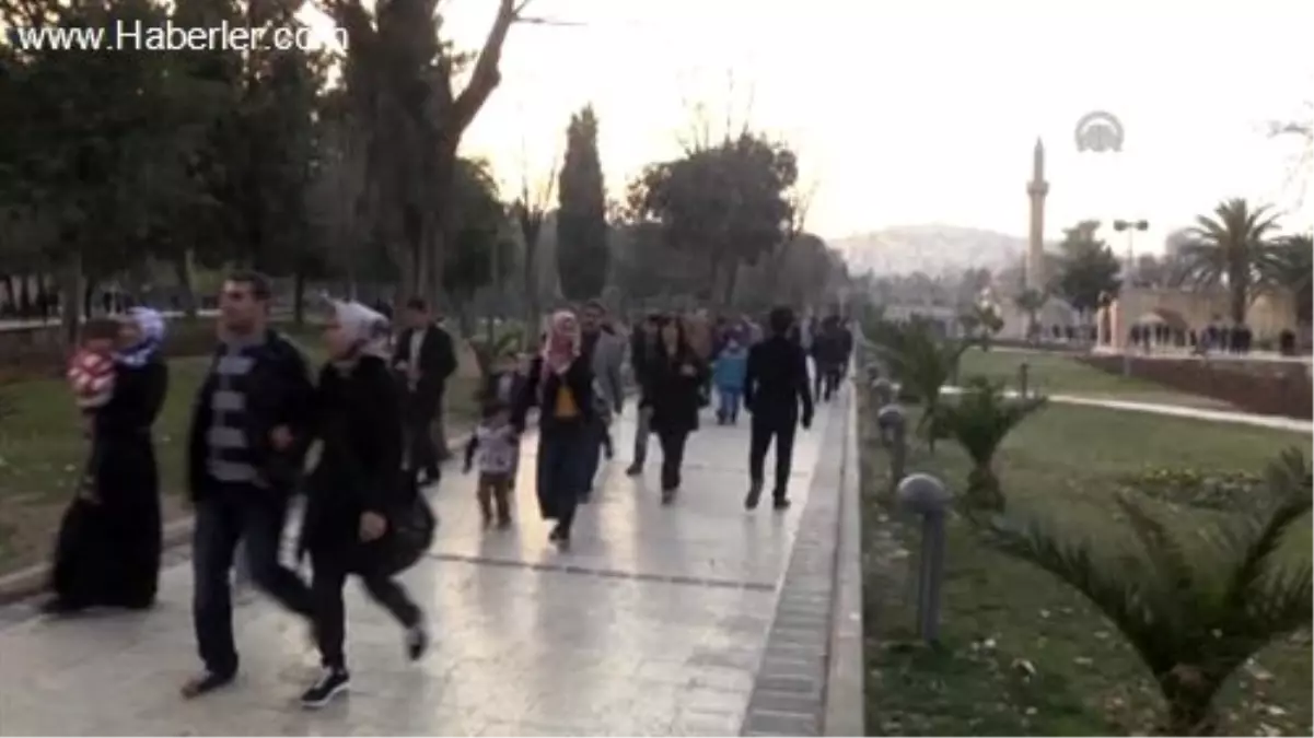 Kutsal mekanlarda Mevlit Kandili yoğunluğu -