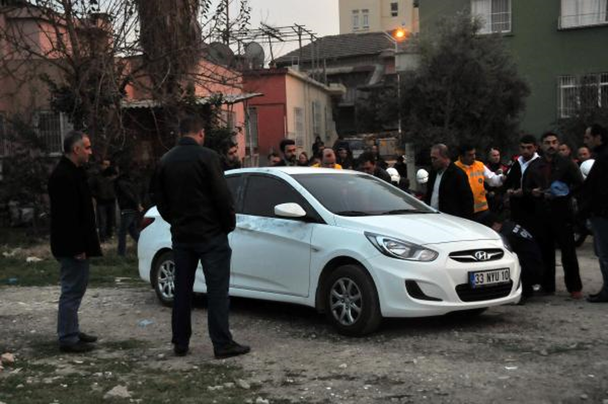 Mersin\'de Otomobil İçinde Cesedi Bulundu