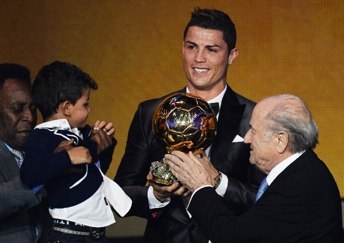 2013 FIFA Altın Top Ronaldo\'nun Oldu