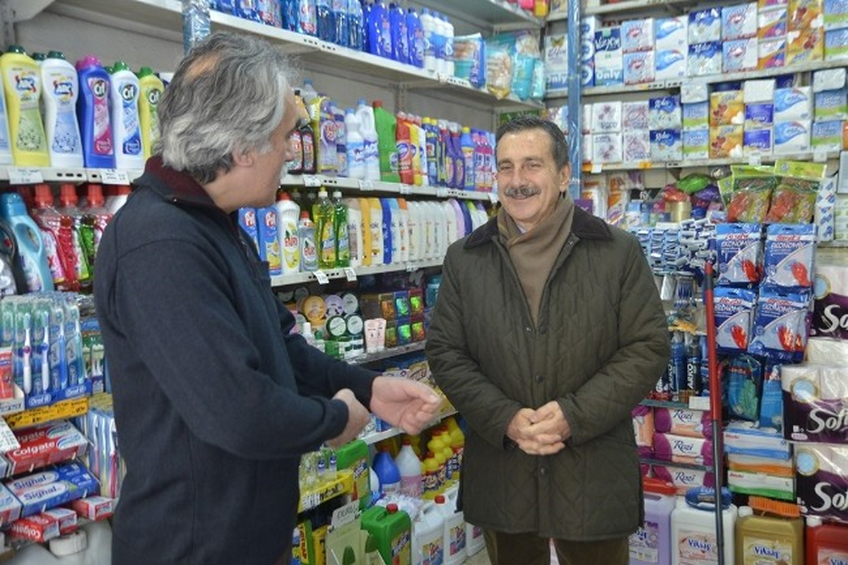 Başkan Ataç Sakarya Caddesi\'nde Esnafı Gezdi