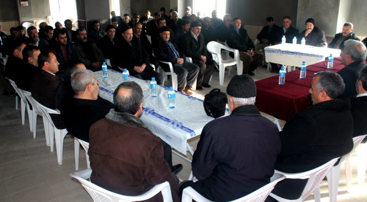 Manisa Belediye Başkanı Ergün Esnafla Kucaklaştı